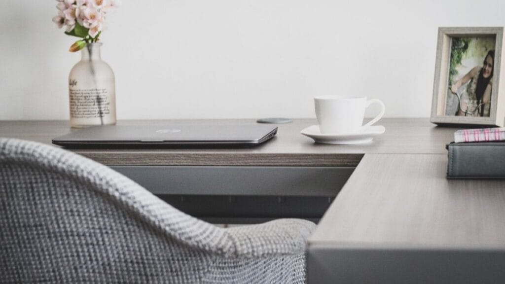 Work corner desk in a home environment